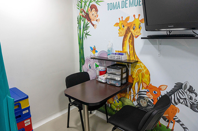 galeria-ecofam-9-toma-de-muestra-pediatria